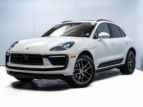 Used 2025 Porsche Macan image 1