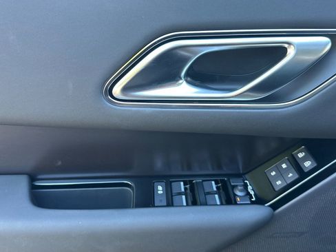 New 2026 Land Rover Range Rover Velar Dynamic SE image 15