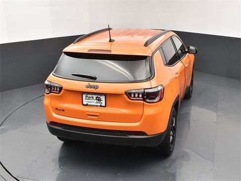 New 2026 Jeep Compass Latitude image 17