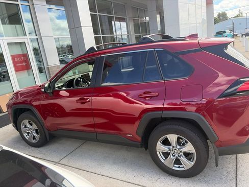 Used 2025 Toyota RAV4 XLE w/ Weather Package AWD/4WD image 10