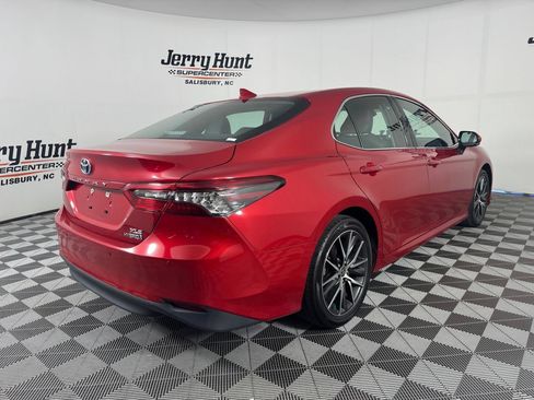 Used 2024 Toyota Camry XLE w/ Navigation Package FWD image 7