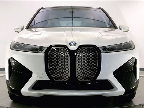 Certified 2023 BMW iX xDrive50 w/ Premium Package AWD/4WD image 2