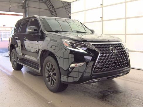 Used 2023 Lexus GX 460 Premium w/ Premium Package image 4