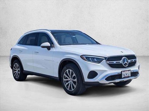 Used 2026 Mercedes-Benz GLC 300 4MATIC image 3