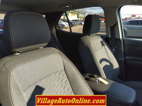 Used 2018 Chevrolet Equinox LT image 29