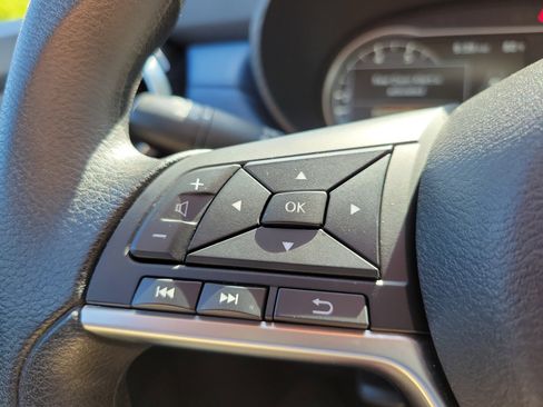 Used 2025 Nissan Versa SV image 16