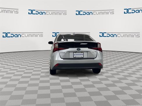 Used 2022 Toyota Prius LE image 7