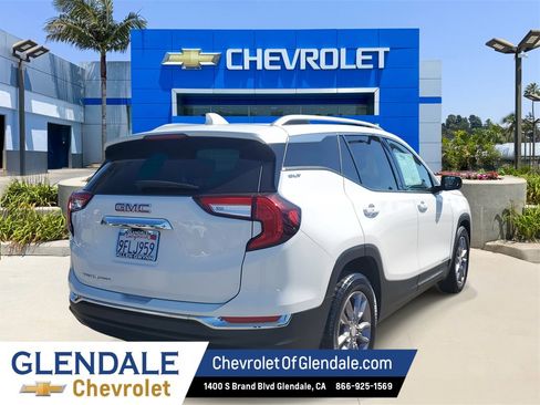 Used 2022 GMC Terrain SLT image 4