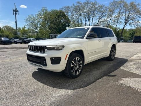 Used 2023 Jeep Grand Cherokee L Overland w/ Luxury Tech Group IV AWD/4WD image 6