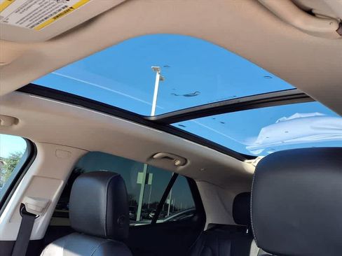 Used 2022 Buick Envision Essence w/ Safety Package image 22