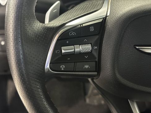 Used 2025 Genesis G70 2.5T RWD image 4