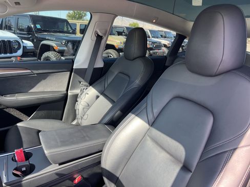 Used 2023 Tesla Model Y Performance AWD/4WD image 28