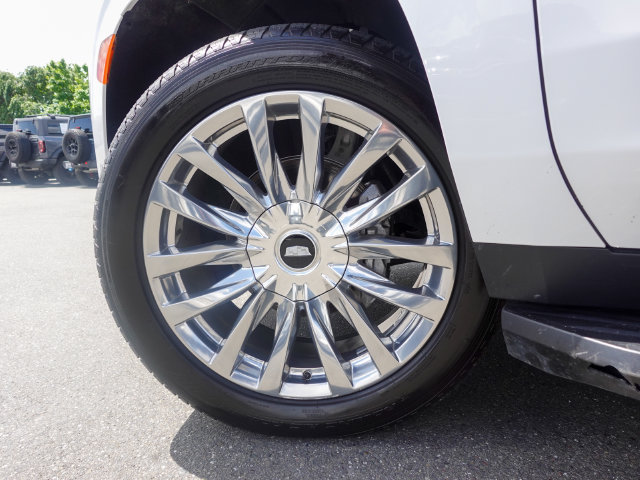 Used 2024 Cadillac Escalade Premium Luxury w/ LPO, Floor Liner Package AWD/4WD image 11