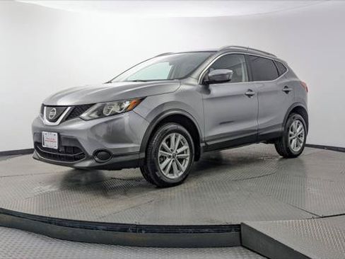 Used 2019 Nissan Rogue Sport SV FWD image 2