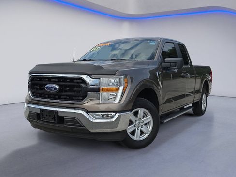 Used 2022 Ford F150 XLT RWD image 2