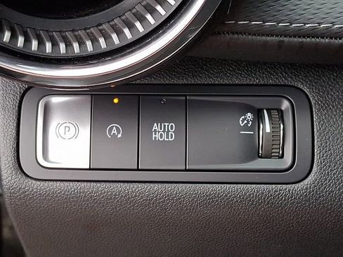 Used 2025 Chevrolet Equinox LT FWD image 24