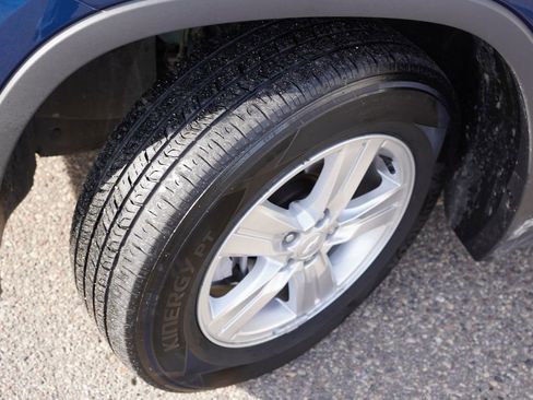 Used 2019 Chevrolet Trax LT w/ LT Convenience Package image 13