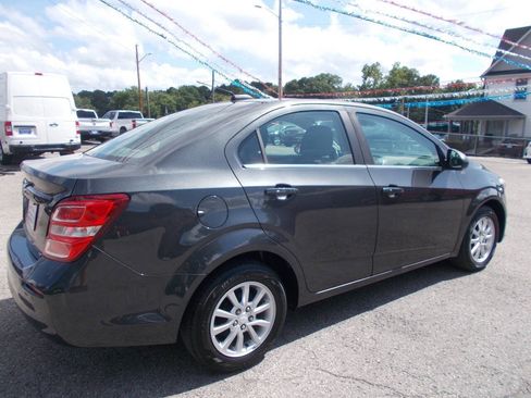 Used 2017 Chevrolet Sonic LT w/ Convenience Package FWD image 3