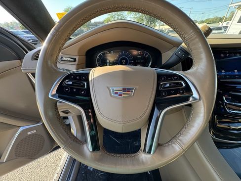 Used 2018 Cadillac Escalade Platinum image 30