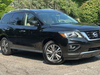 Used 2018 Nissan Pathfinder SV w/ SV Tech Package AWD/4WD video 1