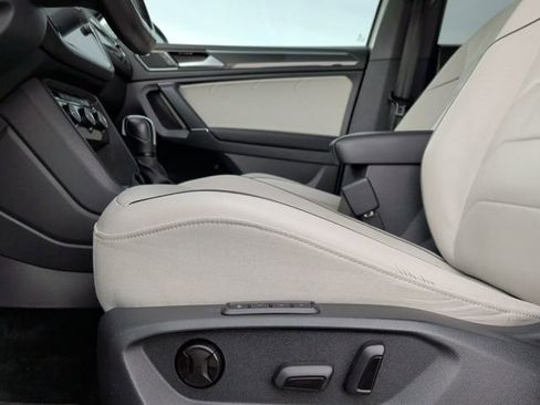 Used 2020 Volkswagen Tiguan SEL Premium R-Line image 11