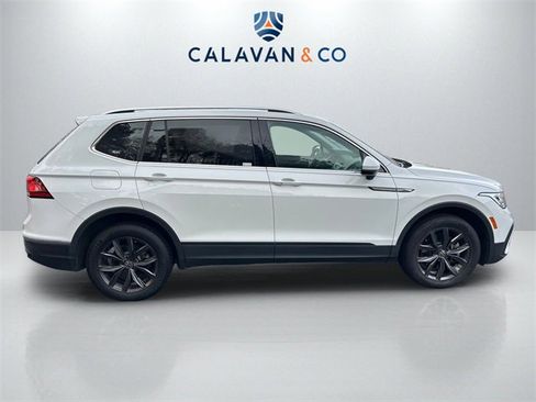 Used 2022 Volkswagen Tiguan SE image 8