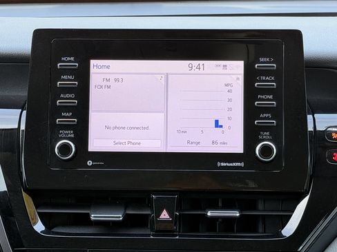 Used 2024 Toyota Camry SE FWD image 3