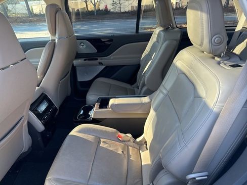 Used 2020 Lincoln Aviator Reserve w/ Equipment Group 202A image 22