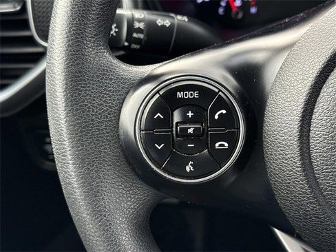 Used 2022 Kia Soul LX image 24