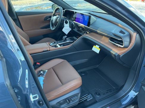 New 2026 Toyota Crown Signia XLE image 16