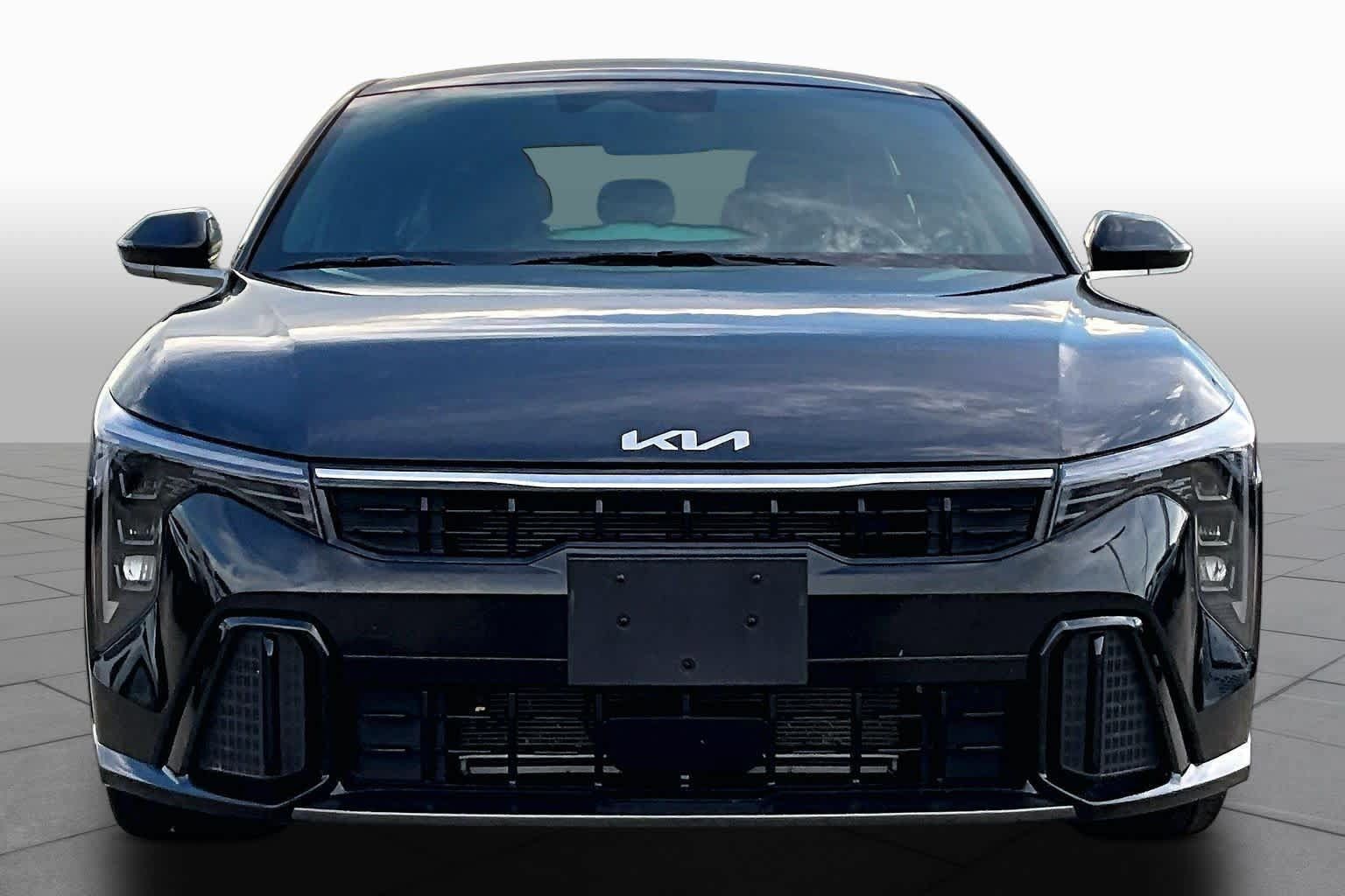 Used 2025 Kia K4 GT-Line w/ GT-Line Premium Package FWD image 4