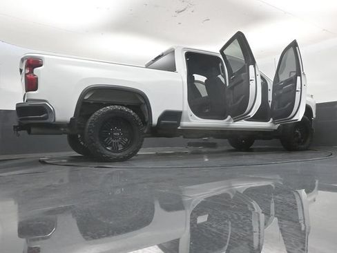 Used 2021 Chevrolet Silverado 2500 LT w/ Z71 Off-Road Package AWD/4WD image 60