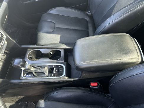 Used 2019 Hyundai Santa Fe Limited image 24