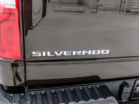 Used 2019 Chevrolet Silverado 1500 High Country w/ Technology Package AWD/4WD image 5