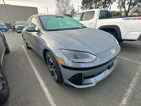 Used 2023 Hyundai Ioniq 6 SEL RWD image 2