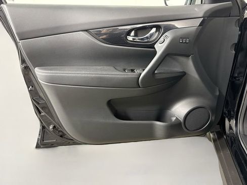 Used 2020 Nissan Rogue SL w/ Premium Package AWD/4WD image 13