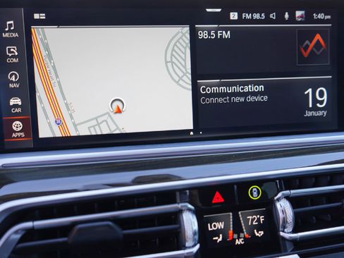 Used 2021 BMW X5 sDrive40i w/ M Sport Package image 17