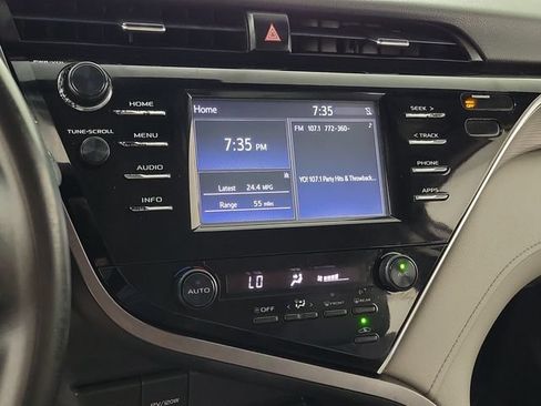 Used 2018 Toyota Camry SE FWD image 28