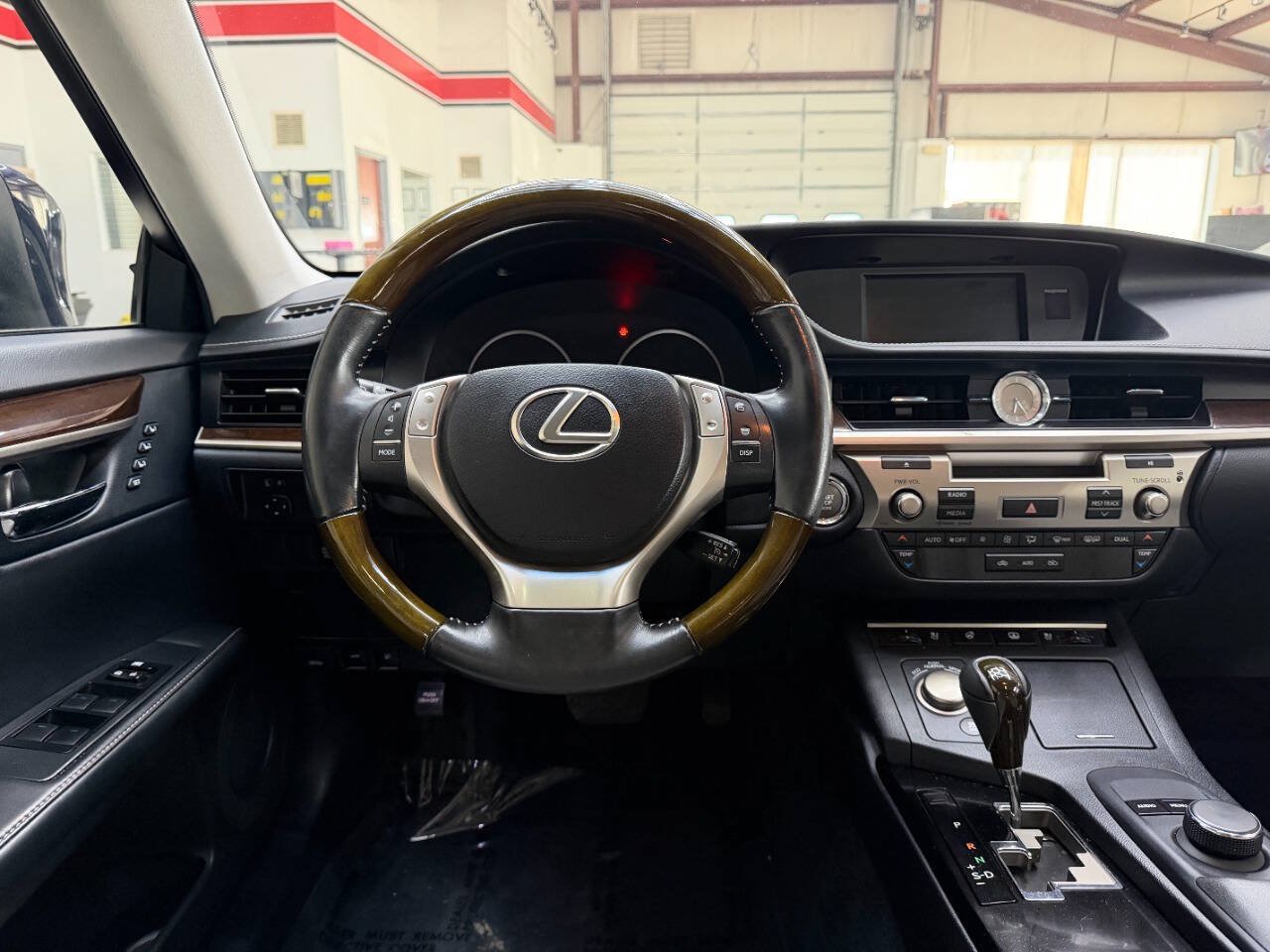 Used 2013 Lexus ES 350 w/ Luxury Pkg FWD image 21