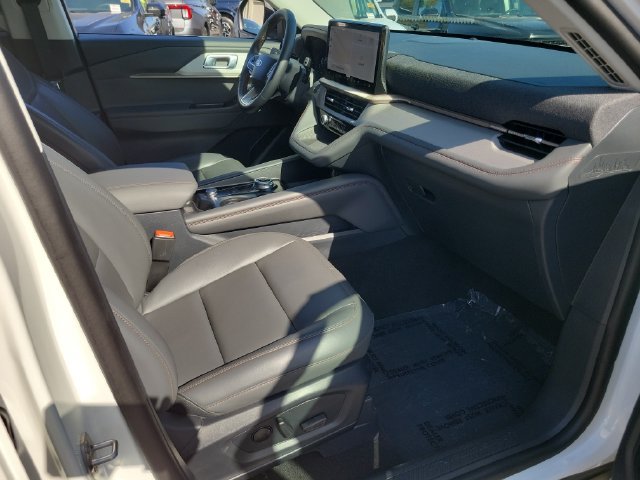 Used 2026 Ford Explorer Active w/ Active Comfort Package RWD image 16
