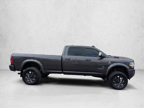 Used 2022 RAM 3500 Laramie AWD/4WD image 4