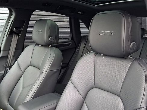 New 2026 Porsche Macan GTS image 5
