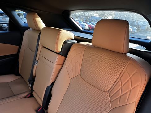 Certified 2025 Lexus RX 350 Premium w/ Accessory Package (K3) image 32