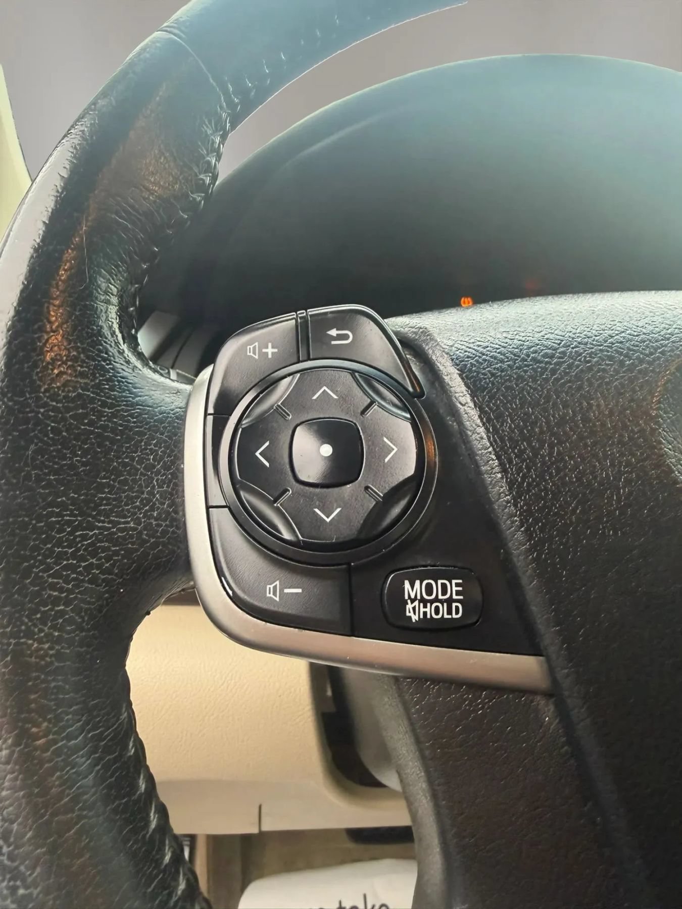 Used 2012 Toyota Camry XLE w/ Leather Pkg FWD image 17