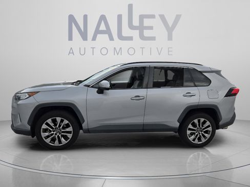 Used 2019 Toyota RAV4 XLE Premium FWD image 2