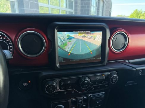 Used 2022 Jeep Wrangler Unlimited Rubicon w/ LED Lighting Group AWD/4WD image 25