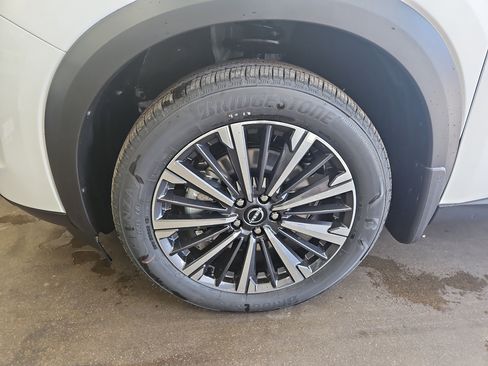 New 2026 Nissan Pathfinder Platinum AWD/4WD image 23