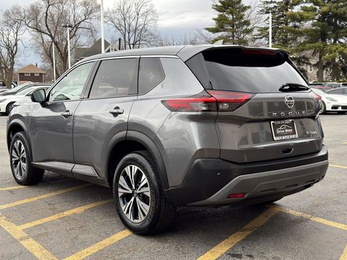 Used 2021 Nissan Rogue SV image 6