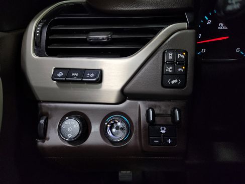 Used 2020 GMC Yukon XL Denali w/ Open Road Package image 45