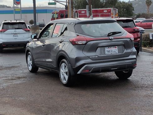 Certified 2025 Nissan Kicks Play S image 8